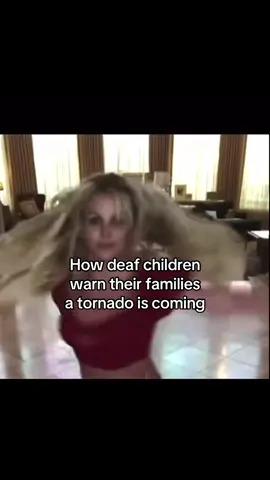 Omg a tornado is forming byeee 😍😍😝 #fyppp #viral #floptok #repost #relatable #blowthisup #floptok😍😍😭😌🤞💅💅 #tornado #poosay 