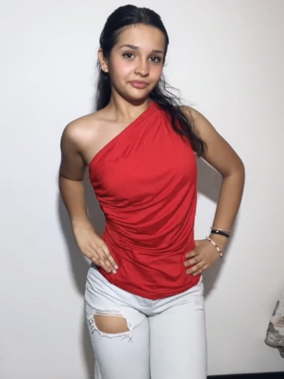 #trend #Shakira #bailestiktok #foryoupage #fypシ゚ #parati #fypシ゚ #comparte #destacar #tiktok #viral 