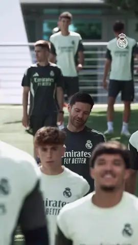 #creatorsearchinsights #realmadridfc #primerdiadeentrenamiento #dexavialonzo #fyp #videoviral #parti