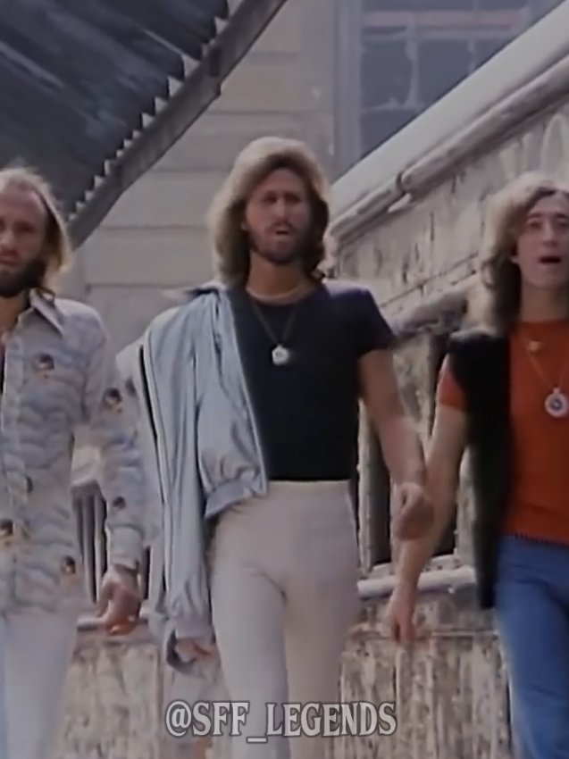 BEE GEES - STAYIN' ALIVE [TRADUÇÃO/STATUS] #tradução #status #beegees #discoteca #anos70 #musica #brasil 