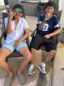 I’m wearing uggs because my foot hurts 90% of the time 😂#creatorsearchinsights #boys #teen #funny #mom #momlife ##kidsoftiktok #graduation #fun #party #family #highschool #Summer @anthonyy @chino 