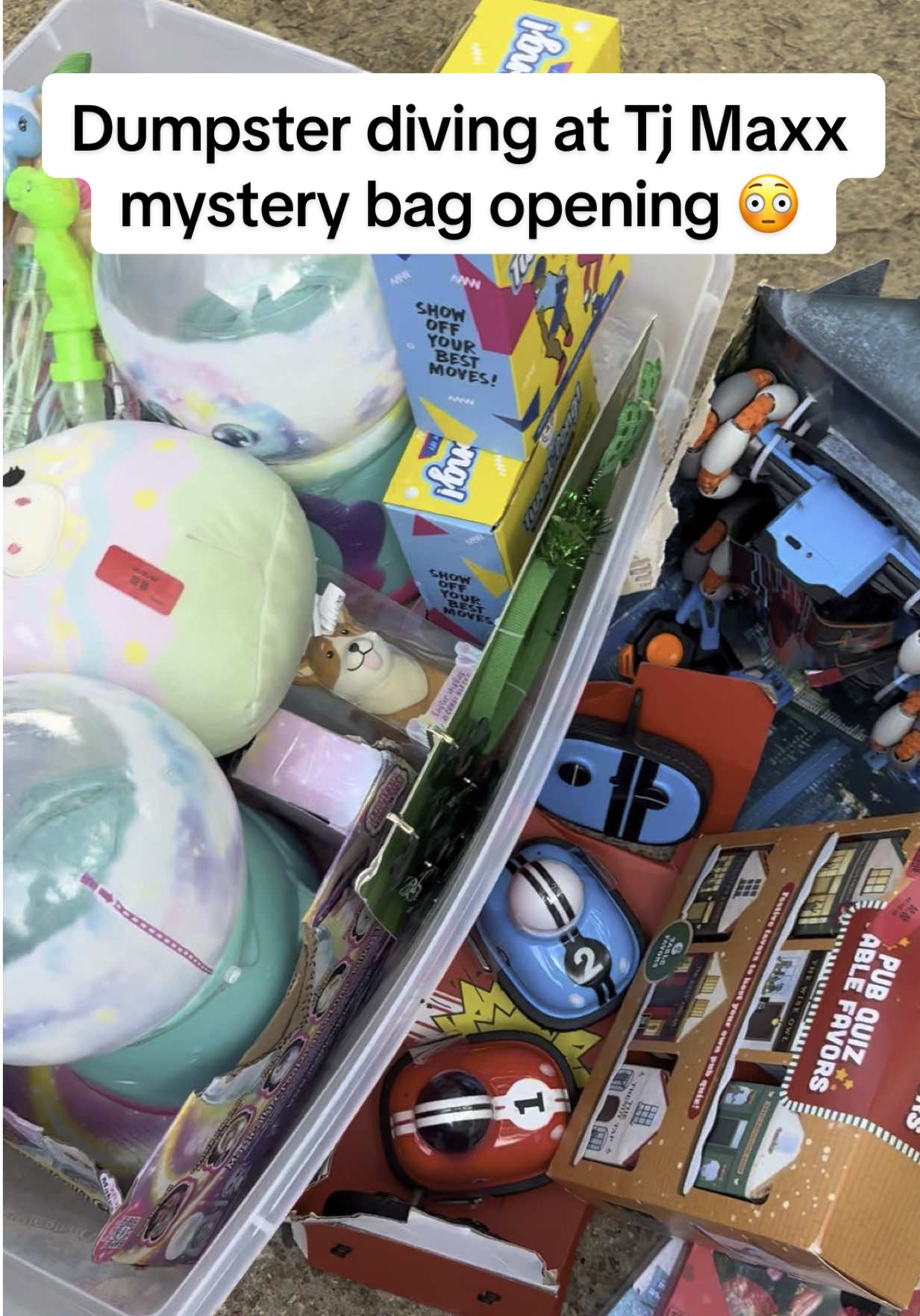I found 7 HUGE mystery bags while dumpster diving.. #dumpsterdiving #tjmaxx #donate #waste #insane #viral #glamourddive 