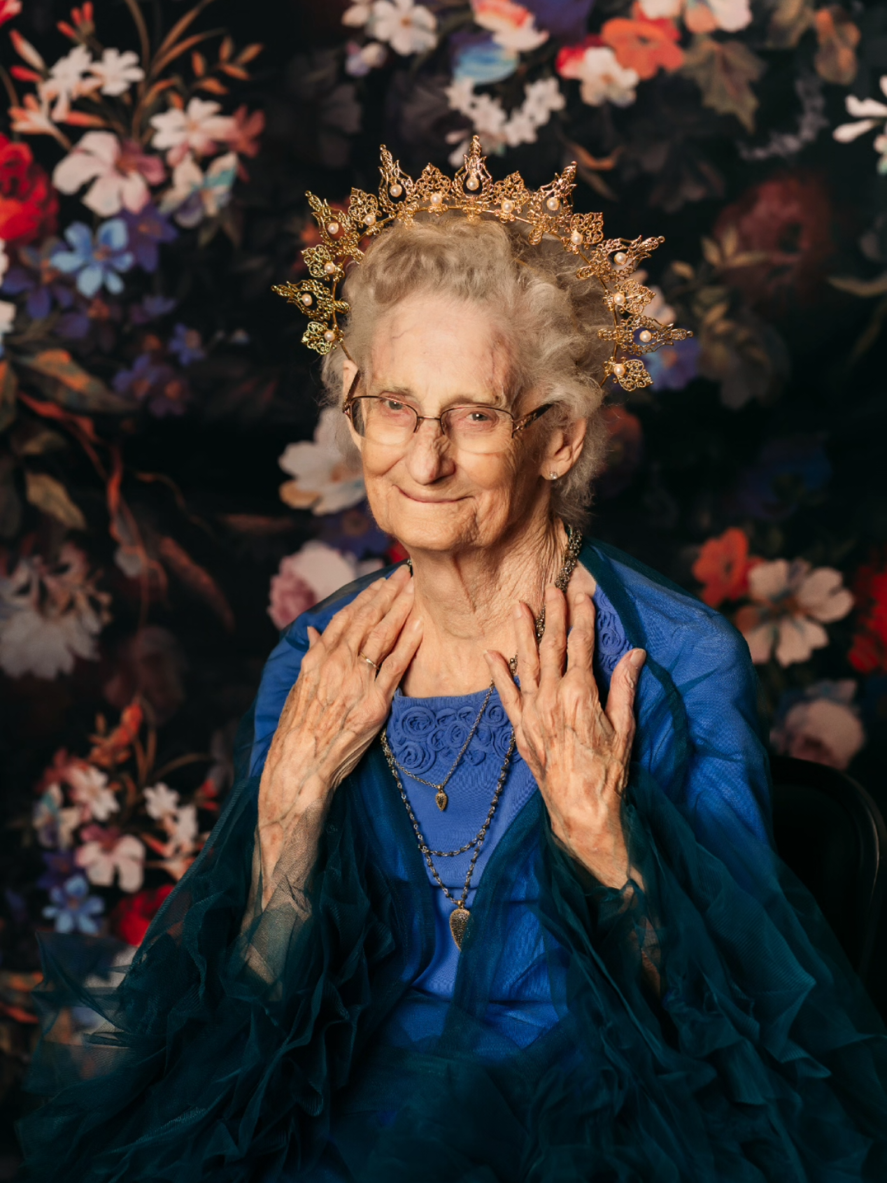 You are never too old for a photoshoot 📷✨️👑  We went back to visit all the queens and kings to deliver their printed photos. They were overjoyed to see themselves captured in print. I hope they look at their photos every day and remember just how beautiful, powerful, and extraordinary they are inside and out.  #sanantoniophotographer #elderly #assistedliving #assistedlivinglife #elderlycare #womenempoweringwomen #sanantonio #satx #sanantoniophotographer #photography #photographersoftiktok 