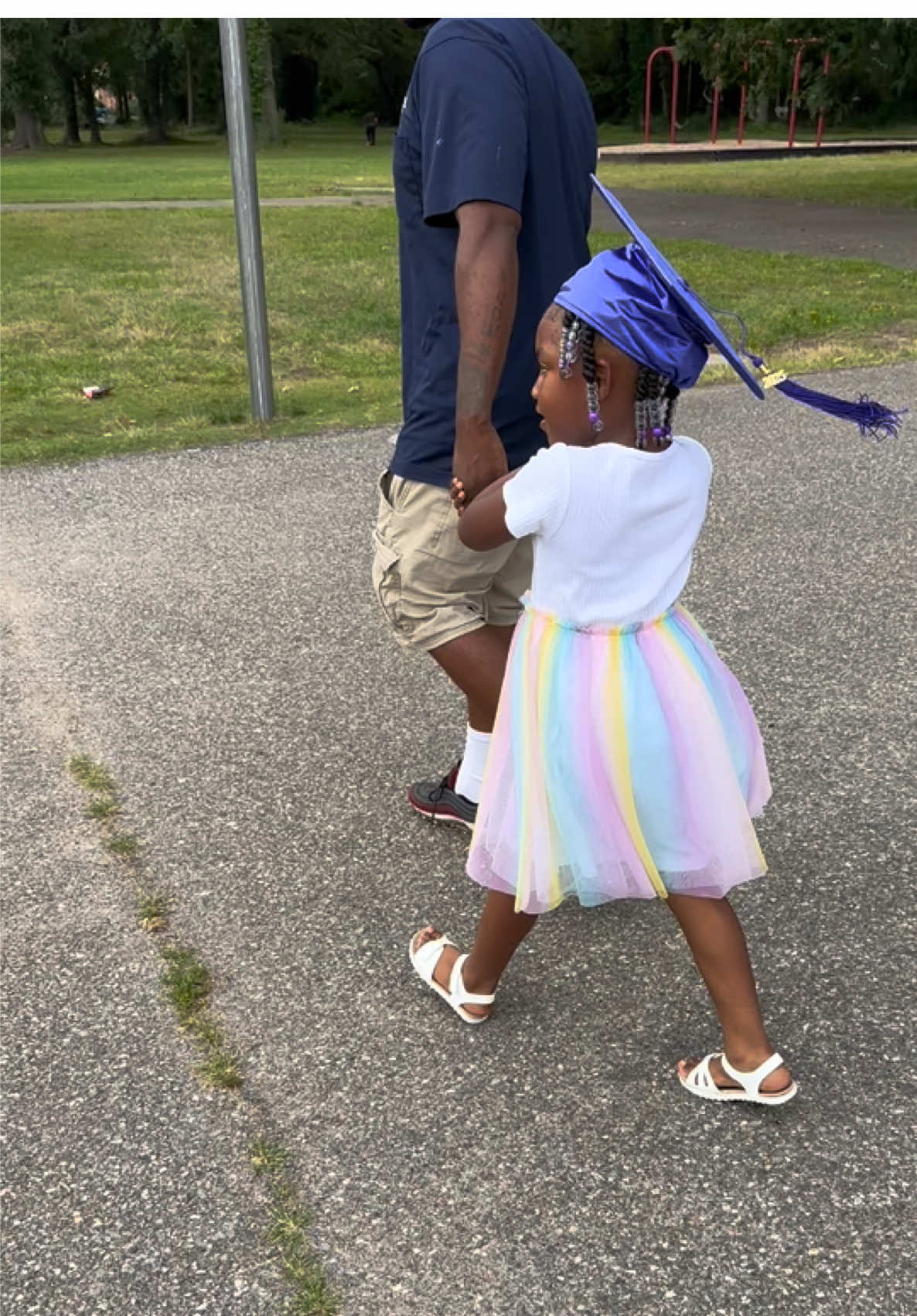 My daughter’s school didn’t celebrate the kindergartners this year, so her dad came through and made sure she still felt special. 📸🎓 We celebrate every milestone over here, big or small! #kindergarten #graduation 