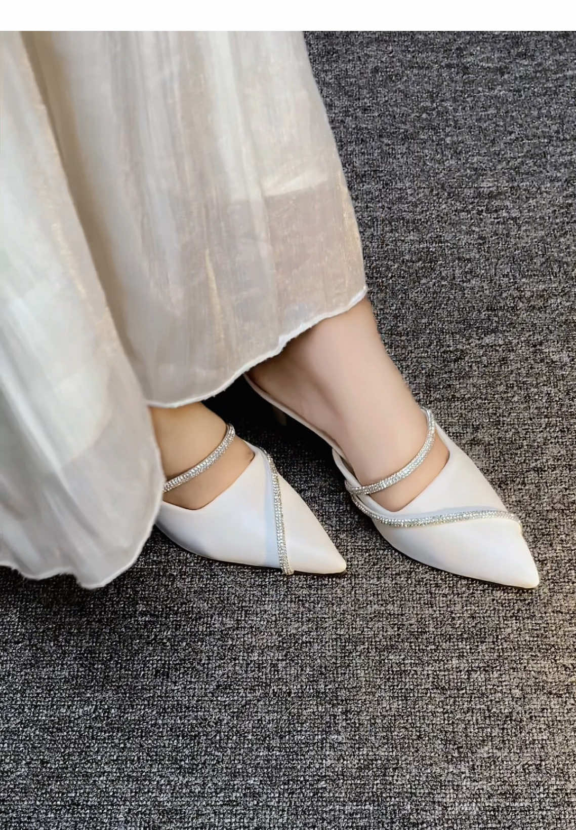 Cantulsssss 🦢🦢🤍🤍🤍🤍 #heelswedding #heelskondangan #heelscantik #heelswanita #sandalmurah #coquetteaesthetic #heelspesta #sepatuwanita #heelsmurah 