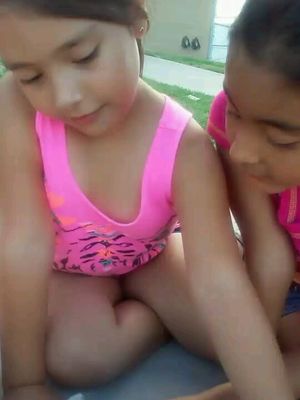 they are qierd there playing with bricks😂😂👎👎👎👎👍👍👍👧👧👧👧👧