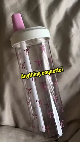 Coquette Sippy Bottle BELI SINIIII @misseducatorr   Rm10 jeeee tau! 🤭🎀 #sippycup #botolcute #botolcoquette #coquetteaesthetic #coquettebottle 