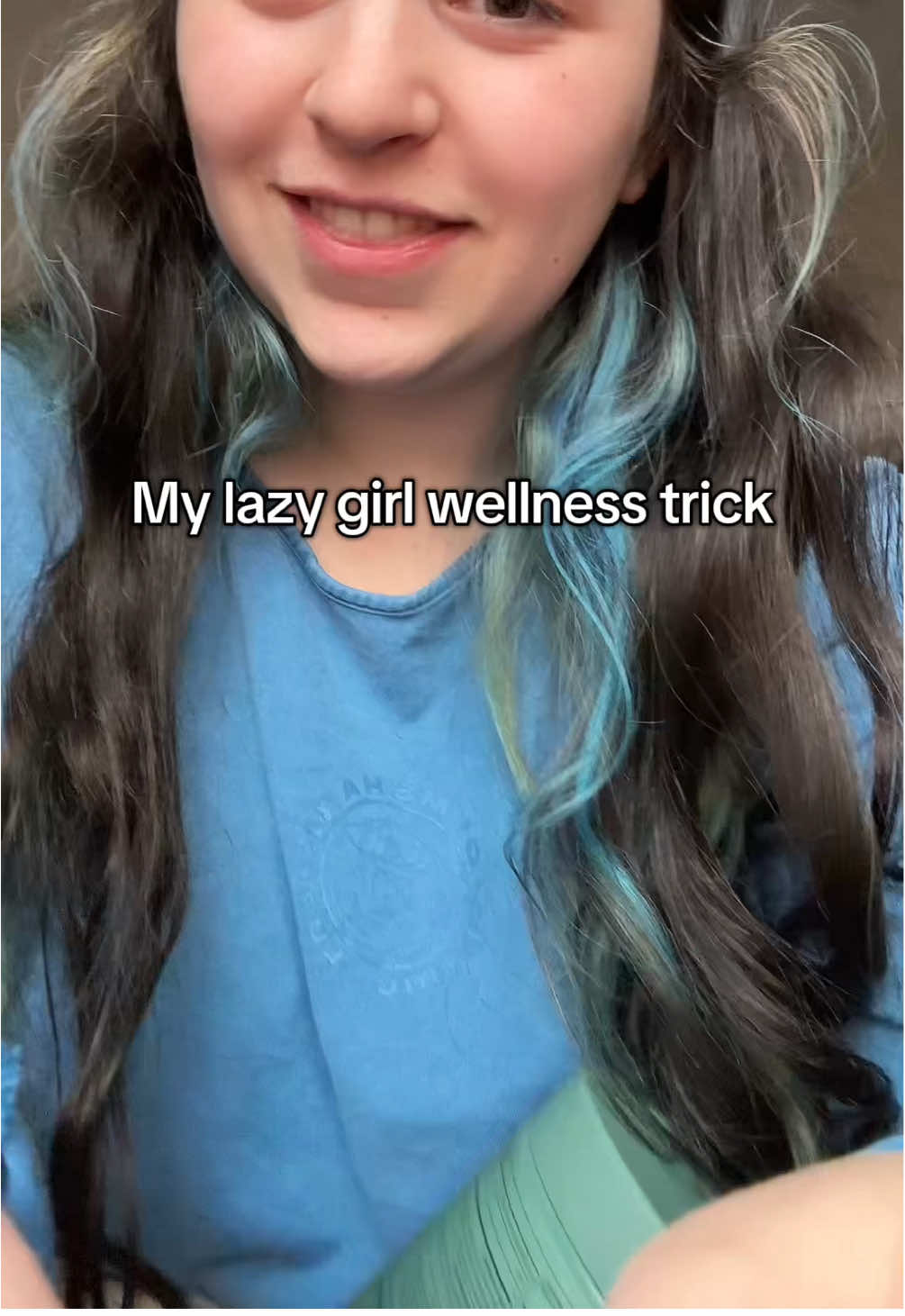 lazy girl wellness tip ✅ takes 30 seconds and actually works 💚 #wellnesstips #greenspowder #spirulina #chlorella #tiktokshopmusthaves #creatorsearchinsights #TiktokShopSummerTurnUp @Sports Research 