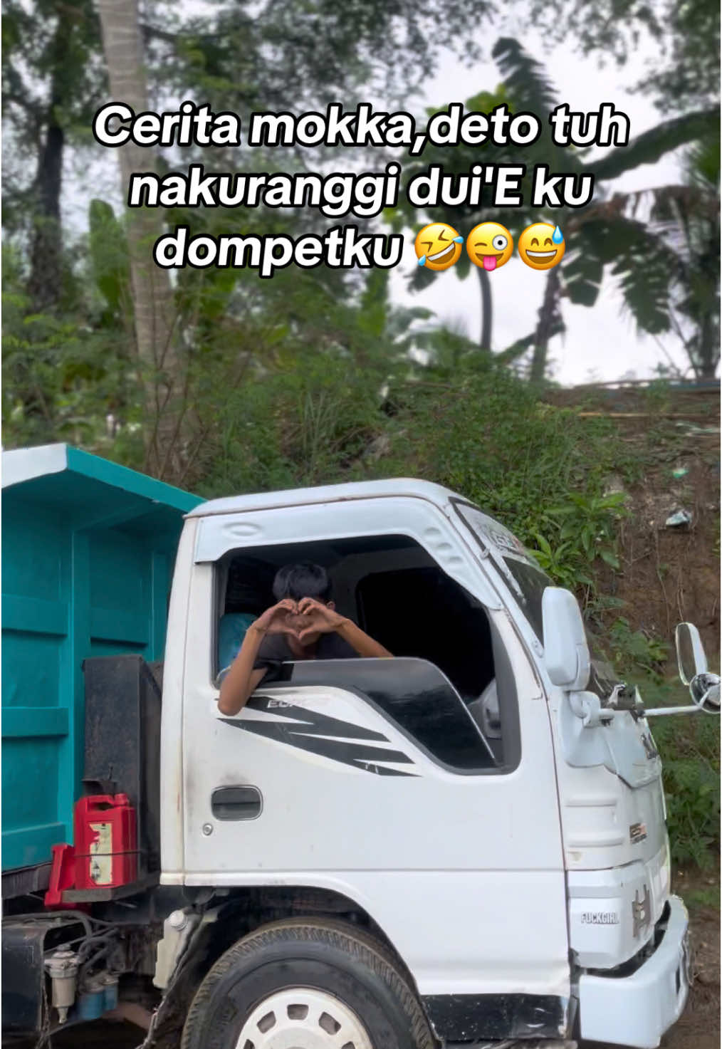 Driver kecil nyali besar 🤣 #salowalennae #isuzustayle #fyppppppppppppppppppppppp #xyzabc #dumptrucktiktok #drivermuda @andyaril335 @wwr_family 