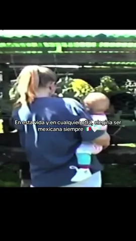 Mi corazón está absolutamente roto por todo lo que está ocurriendo con ICE. Es inhumano y moralmente incorrecto. Debemos mantenernos unidos como comunidad, alzar la voz y ser un apoyo para quienes no pueden hablar por sí mismos. Nuestros ancestros lucharon y se sacrificaron mucho para darnos lo que tenemos hoy. No se puede ser ilegal en tierras robadas. A mi comunidad latina, estoy con ustedes en cada paso del camino. Los amo. #mexicana #latinocommunity #mexicanandproud #orgullosa #laprotests 