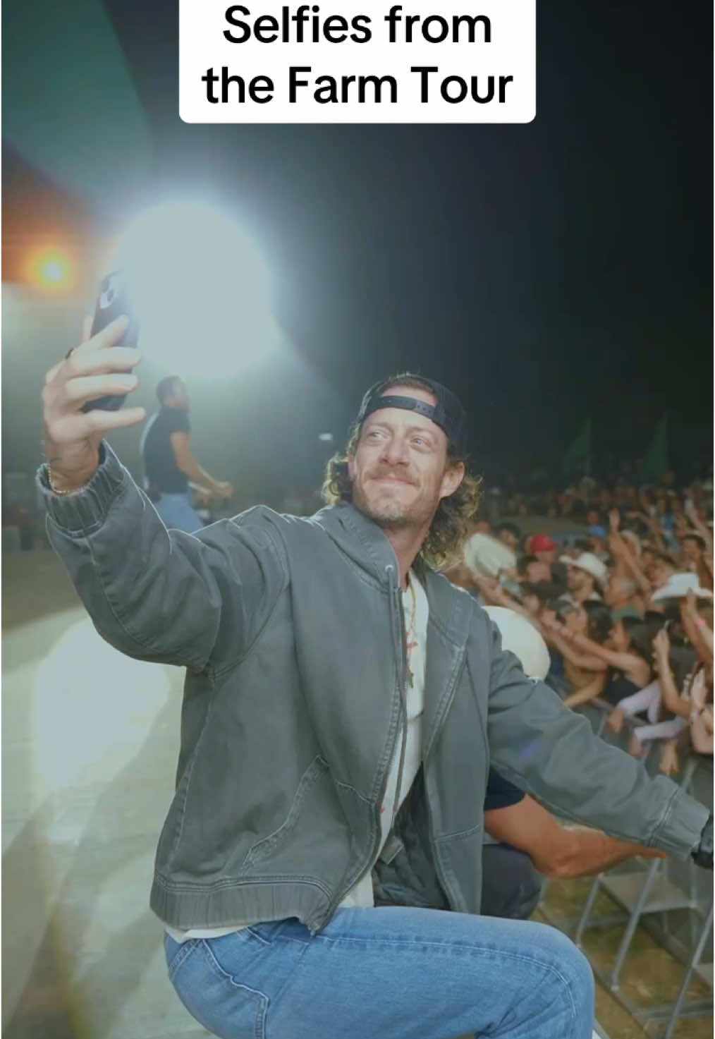 Don’t leave your phones unlocked or else ya may get a selfie y’all @Luke Bryan #farmtour 