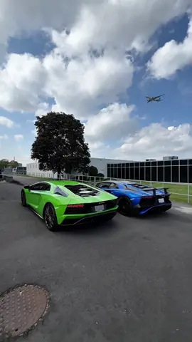 Plane spotting ✈️ #aventador #aventadorsv #aventadors #toronto #lamborghini 