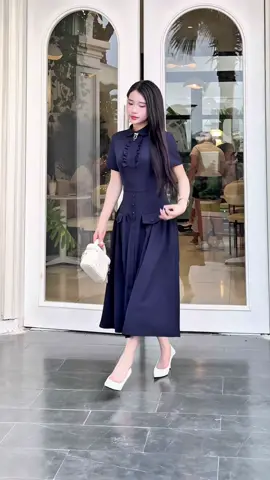 Một chút bình yên, len lỏi qua từng góc phố Một chút dịu dàng, giữ lại trong tim😍😍#thoitrangthietke #fyp #vaythietke #fashion #vayxinh #thoitrang 