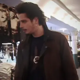 the world needs you, man. :( #chriscornell #chriscornelledit #chriscornelledits #soundgarden #audioslave #templeofthedog #fypシ #fyp #foryoupage 