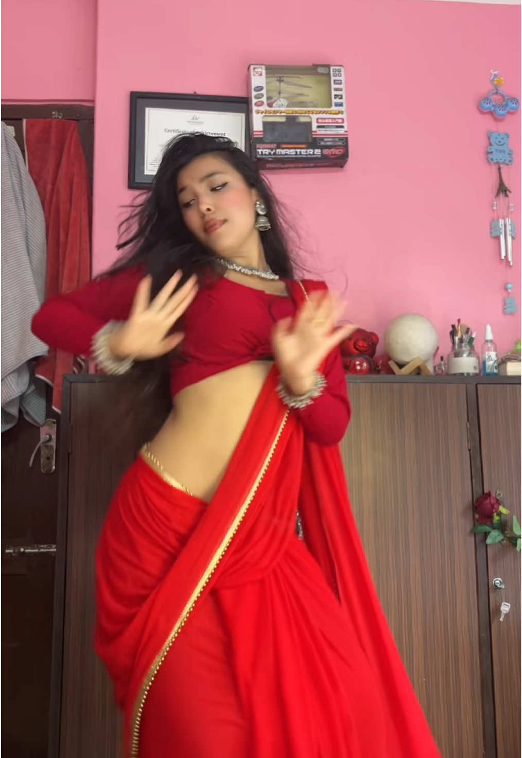 There are more to go in this saree🌻😌 How I love Bollywood dances😭😭 #fyp #bheegibheegi #bollywood #saree #foryoupage #bolly 