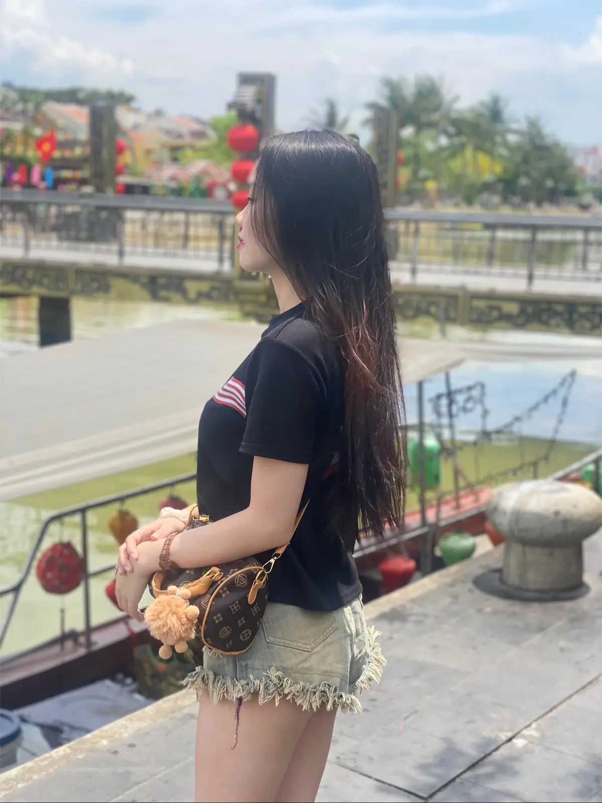 “hoa cần thời gian để thở,tim cũng cần thời gian để thở sau những lần tan vỡ.”