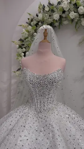 #aocuoithietke #trend #vay #đámcuới #weddingplanner #xuhuong #xuongmayaocuoi #vaycuoi 