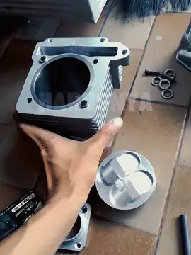 bahan sww mu moasss🤣 #fu350cc #futralala #satriafu #satriafumodifikasi #fuporting #mekanikmuda #satria150fi_độ_kiểng #fu300cc #sidoarjo24jam #stroywa #mekaniktiktok #masukberanda #bucin_story #🥀🖤 #🥀🖤 #sidoarjohitz #sidoarjotiktok #fuselembarbebas #4u #foryoupage 