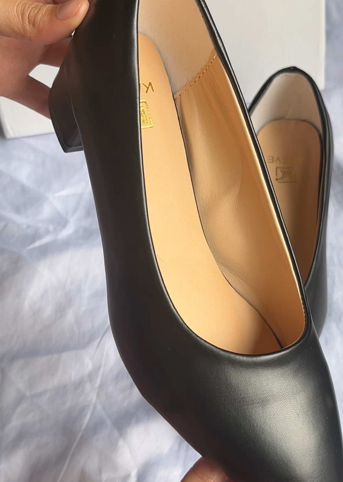 1 inch black shoes na super ganda ng quality! #shoes #blackshoes #schoolshoes #blackshoeswithheels #backtoschool #trending #fyp 