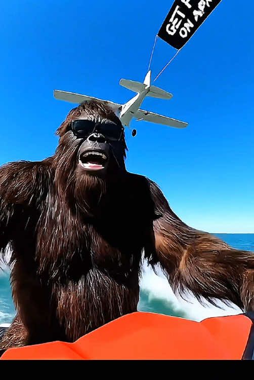 Bigfoot Vlog goes on jet ski!  #bigfoot #bigfootvlog #jetski #fyp #bigfootvlogs 