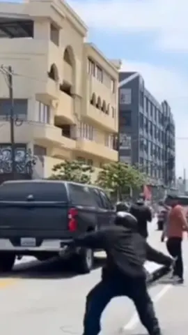 Ice getting attacked and retreating  #news #protest #riots #fyp #ice