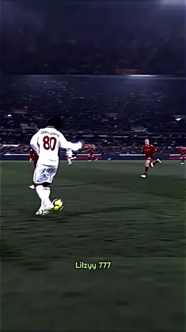 ronaldinho skill 😈🔥 #football #ronaldinho #acmilan #fyp #semogafyp #valz 