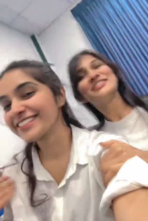 We are at uni😆 #Sashi 