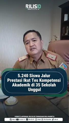 5.240 Siswa Jalur Prestasi Ikut Tes Kompetensi Akademik di 35 Sekolah Unggul Sebanyak 5.240 siswa yang telah lulus administrasi pada jalur prestasi sekolah unggul di provinsi Lampung mulai menjalani tes kompetensi akademik hari ini, Rabu 11 Juni 2025. Kepala Dinas Pendidikan dan Kebudayaan Provinsi Lampung, Thomas Amirico mengatakan tes dilakukan di satuan pendidikan masing-masing. Pada Rabu ini sebanyak 3.850 siswa mengikuti tes, sementara esok hari pada Kamis 12 Juni 2025 ada sebanyak 1.390 siswa yang tes. 