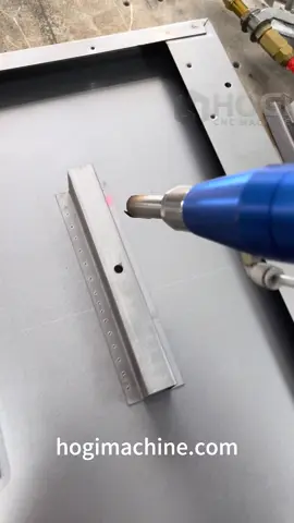 Hogi air-cooled pulsed handheld laser welding machine 1200W,welding plate thickness of 0.6mm,high speed,beautiful welding,high efficiency. #weldscience #weldsmarter #weldlife #weldinglife #weldinglaser #laserwelding #laserweldingmachine #handheld #handheldlaserweldingmachine #stainless #fabricator #fiberlaser #fiberlasercuttingmachine #tool #machines 