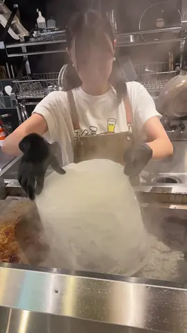 Ice Block Grill Cleaning🧊 Today we watch the team at Perfect Beer Lab in Tokyo clean their grill the old fashioned way! Wait til you see the final result 🥶 #cleaning #tokyofood #japanfood #grill