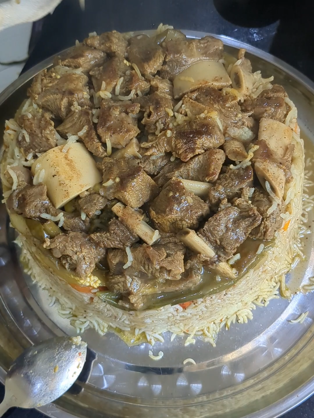 MAQLUOBA  Viungo Mdalasini Hiliki Bay leaf Jeera/binzari nyembamba Mbegu za giligilian Pilipili manga Chili flakes Manjano Vinegar/limao Paste ya kitunguu saumu na tangawizi