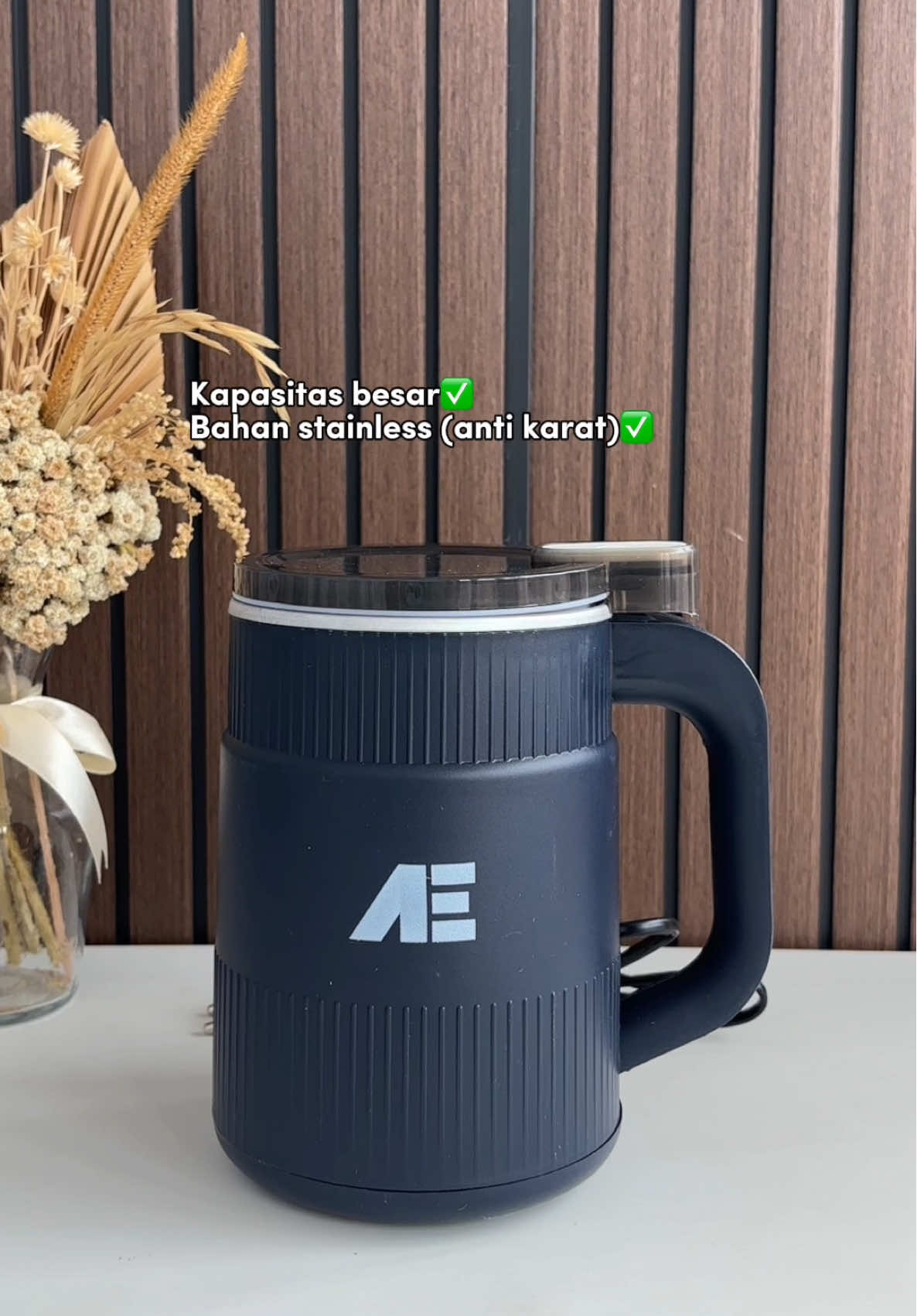 Mesin penggiling serbaguna🤩 Selain untuk menghaluskan kopi,alat ini juga bisa menghaluskan biji-bijian utuh,kacang,dan bumbu #grinderkopi #alatpenggilingkopi #fyp #foryou #AEpenggiling #penggilingkopi #blender 