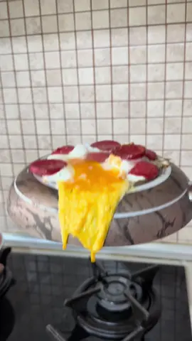 Tavanın tersinde sucuk pişirdim, bundan sonra böyle