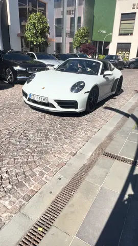Porsche 911 GT3 Rs in Istanbul #porsche #porsche911 #porscheclub #porsche911gt3rs #gt3rs #911 #porsche911gt3 #porschegt3rs #istanbul🇹🇷 #istanbul34 #supercars #supercarstiktok #supercarsoftiktok #carstiktok 