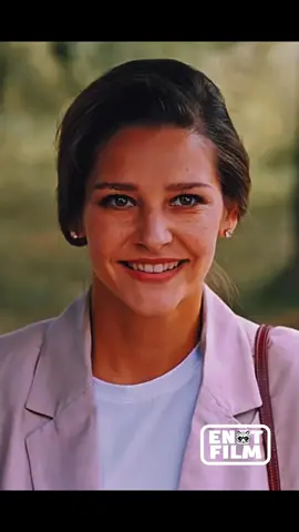 Встретил свою первую любовь 💔 🎬 Одно лето и вся жизнь (2021, сериал) #кино #фильм #топ #enotfilm 