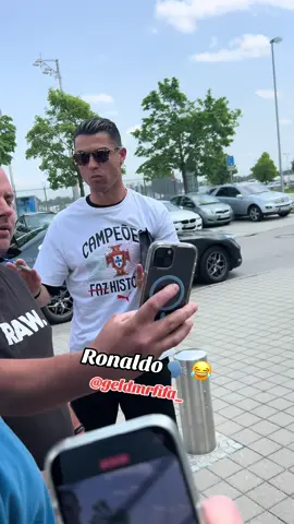 Ronaldo's reaction 😅 #football #cristianoronaldo #worldstar #reaction #live #goat #cr7 #fans #geldmrfifa_ #portugal #moment #aura #siuuuu #repost #ronaldo #respect #foryou #viral #🇵🇹 #😂 