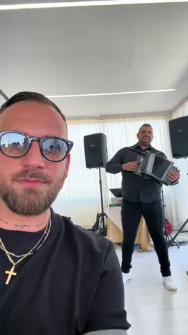@Luca Costantino #perte #divertimento #numerouno ##organetto #tivogliobene #neiperte #perteeee #seguiti #domenica #comunione #festa #unadomenicainfamiglia #buonadomenicaatuttigliamiciditiktok #followerstiktok #musicadalvivo 