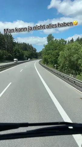 Man kann ja nicht alles haben🤣🤣 #OnTour #ostdeutschland #ossi #ost #ostdeutschland #erzgebirge #sachsen #standup #standupcomedy #comedy #satire #olafschubert #witz #witzig #witzigevideos #humor #funnytiktok #funnyvideo #funny #funatwork #work #fy #fyp #fyyyyyyyyyyyyyyyy #ontour 