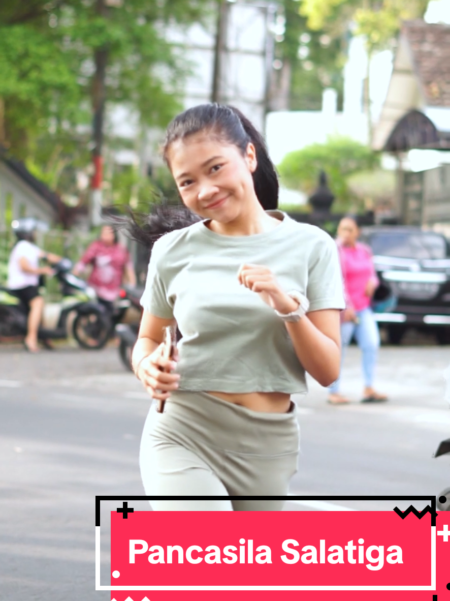 Kapan lagi motret ketemu kakak pelari cantik begini yak 😳 ijin post ya, jika kurang berkenan bisa DM admin, terima kasih 🙏😊 #alunalunpancasila #salatigahatiberiman #berandatiktok #sepaturunning #infolari #Running #jogging #jogingpagi #pelaricantik #outfitjoging #pelarikonten #selebrun #salatigahits 