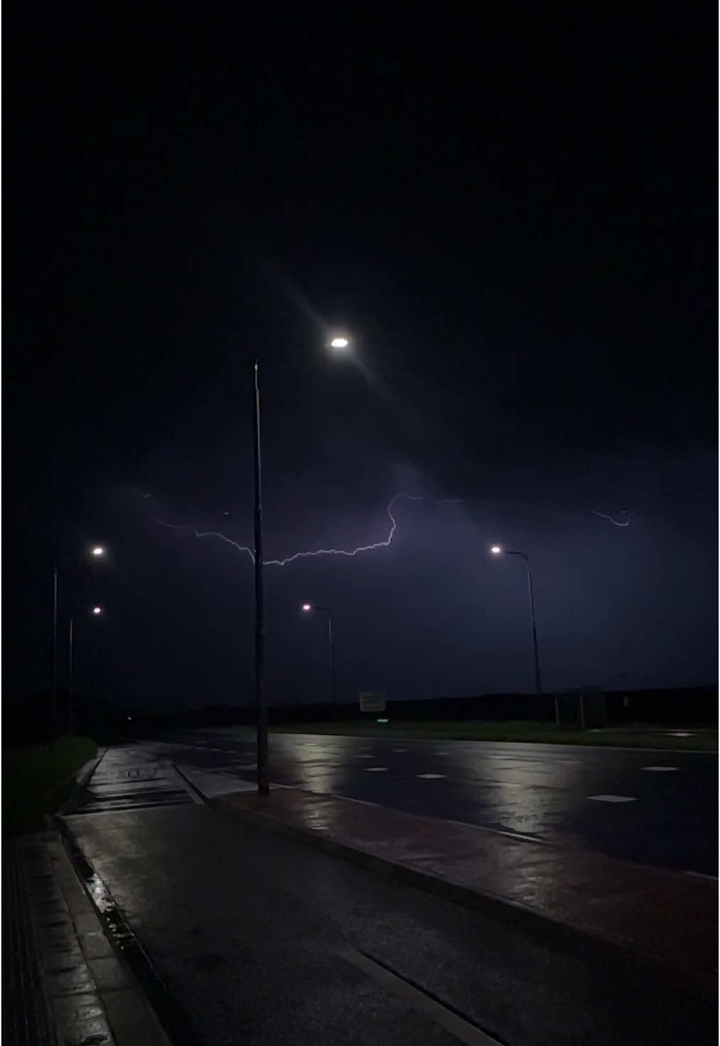 i don’t sleep well anymore                                                                            #fyp #real #thunder #stormcore #lightning #dark #nightsky #calmtok #chilltok #scenery #storm