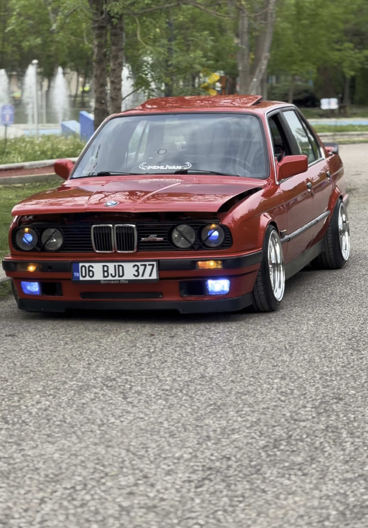 Kırmızı Bamba 🚔 . . . . . . . . . . . . . . . #k #keşfet #keşfetteyizzz #mostwanted #garage #arabacılar #bmwmotorsport #e30 #e36  #e46 #tofaştürkiye #tofaş #tosba #eskikasa #sanayi #ankara #türki #azerbaijan #almanya🇩🇪 #türkiye🇹🇷 #arabavideoları #pyfツ 