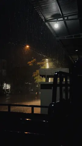 Mưa vẫn rời hoài..🌧️⛈️. #xuhuong #mưabuồn.#nhạctâmtrạnghay 