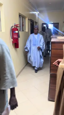 Mai girma babban daraktan kudi da gudanarwa a hukumar Raya kogunan hadeja da Jama'are. Hon.(Dr) Musa iliyasu Kwankwaso. Ya karbe ba kuncin. Mai girma Tsohon sakataran gwamnatin Kano. Dr. Baffah Bichi. #musailiyasukwankwaso #nigeria #gawuna_online #gandujiyyatiktok #kwankwasiyya #kwankwasiyyatiktok 