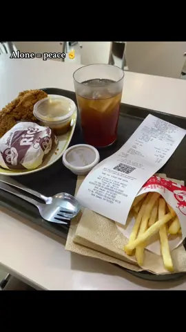 #foryou #peaceful #jollibee #food #alone #cutepics #peaceful #contentcreator 