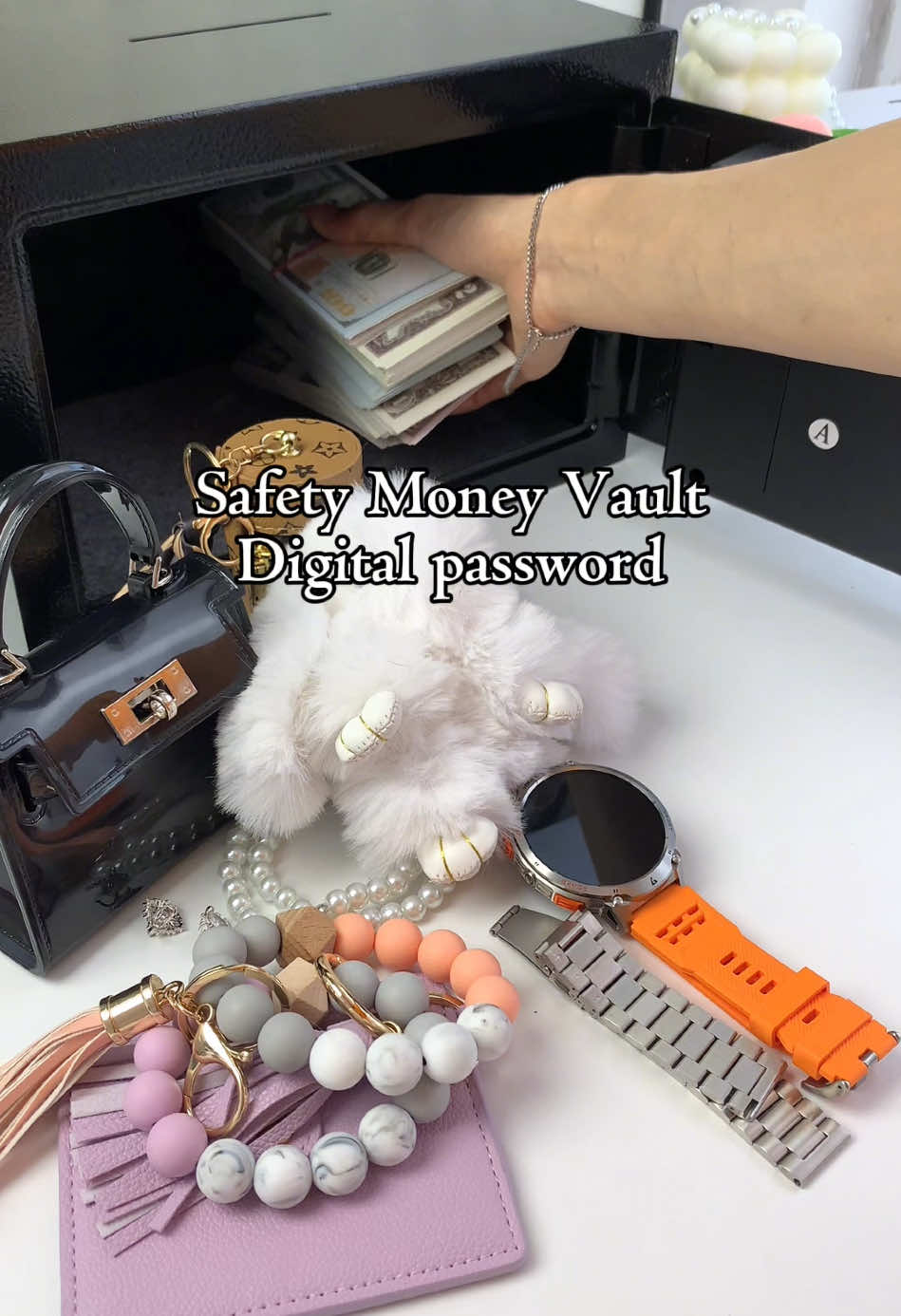 Safe box for your cash 💰 or definitely 💎 a must have‼️🥰🔥#vault #pinkvault #TikTokShop#safety ##safe##tiktokmademebuyit#fyp#safe#money#safecashbox #safecashboxwithlock