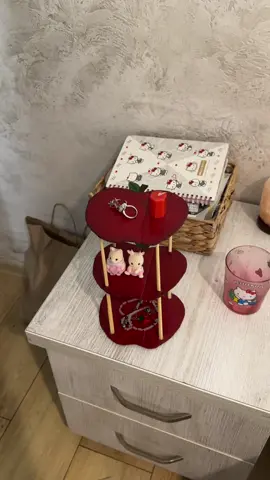 Ещё одна полка яблоко..🍎