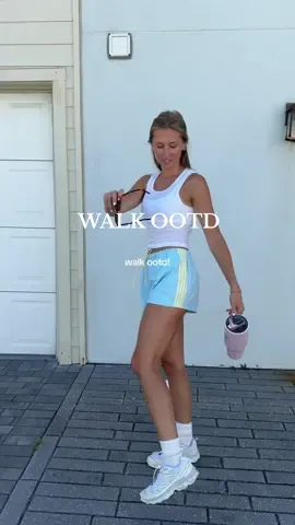 walk ootd! very short one today bc it’s SO hot @Salomon @Revolve @HYDROJUG 