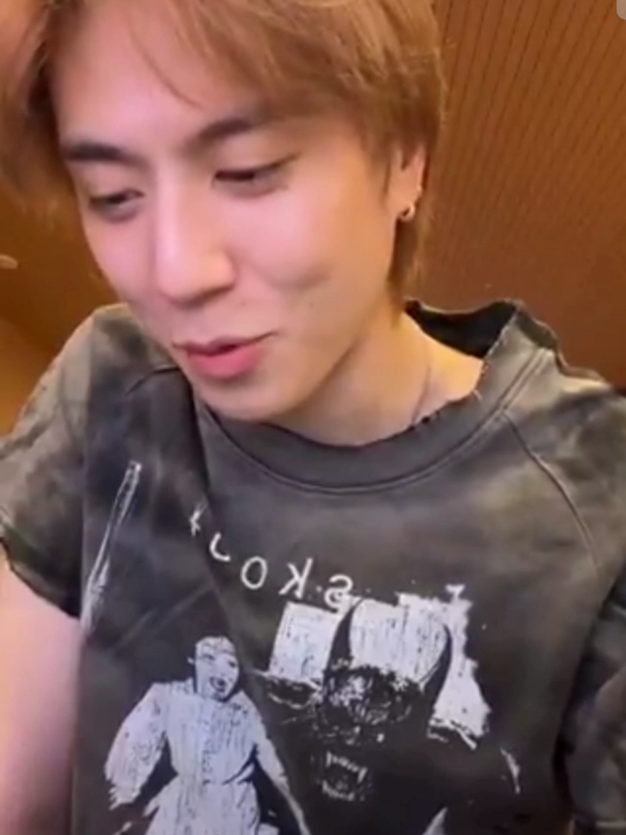อร๊ายย!! มักเน่ไลฟ์ อจ. คยอมบอกว่าบั้มจะเริ่มขายวันที่ 12 (พรุ่งนี้น่ะซินะ)  น่ารักสดใสสุดๆ 🐜🌼✨🌕 #yugyeom  #yugyeomgot7  #igot7forever 