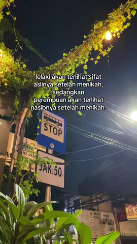 Apakah benar begitu temen-temen? 🙏🏻 semoga sifat baik diawal sampai menikah pun sama. dijauhkan dari yg buruk-buruk & bagi kita perempuan semoga nasibnya selalu baik-baik saja begitupun juga laki-lakinya 🤲🏻 pokonya mah kita punya pasangan hidup yg bisa saling menerima segala kekurangan, rukun, saling memaafkan, saling menyayangi & selalu di berkahi Allah SWT. Aamiin 🤲🏻