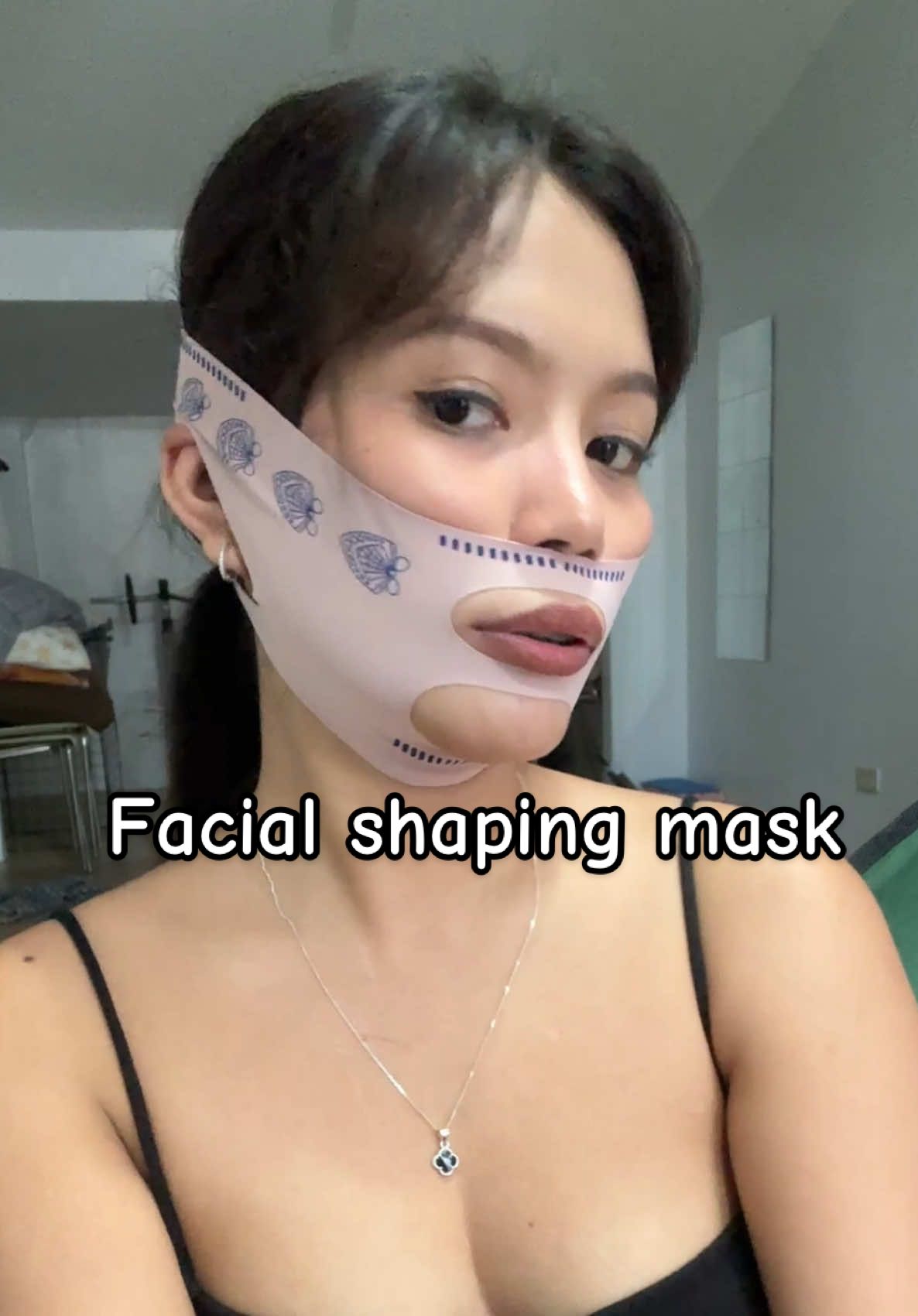 Facial shaping mask that can help you in lifting and correcting your face shape.  #facialmask #facialshaping #facelift #faceliftingmask #faceliftnatural #faceliftathome #saggyface #doublechin 